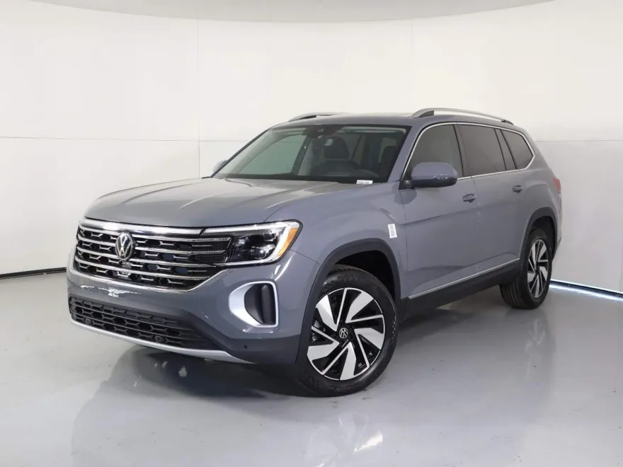 2025 Volkswagen Atlas SEL photo 1