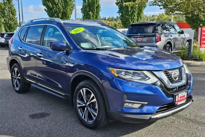 2017 Nissan Rogue SL photo 1