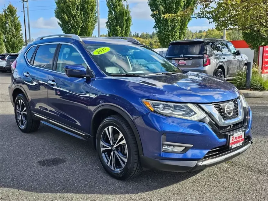 2017 Nissan Rogue SL photo 1