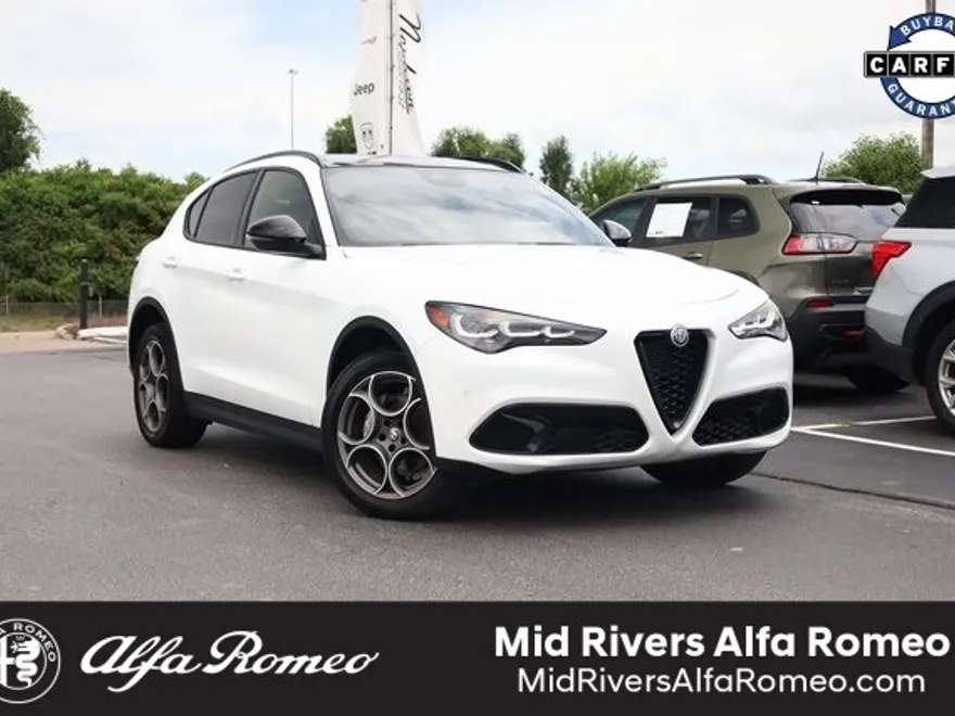 2024 Alfa Romeo Stelvio Base photo 1