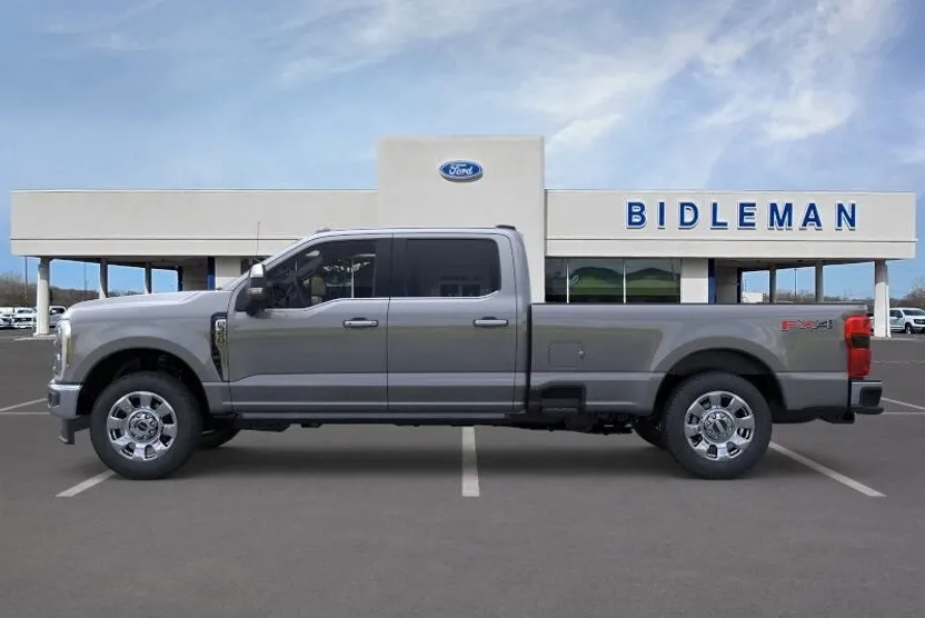2026 Ford F-350 Lariat photo 1