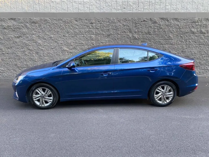 2019 Hyundai Elantra SEL photo 1