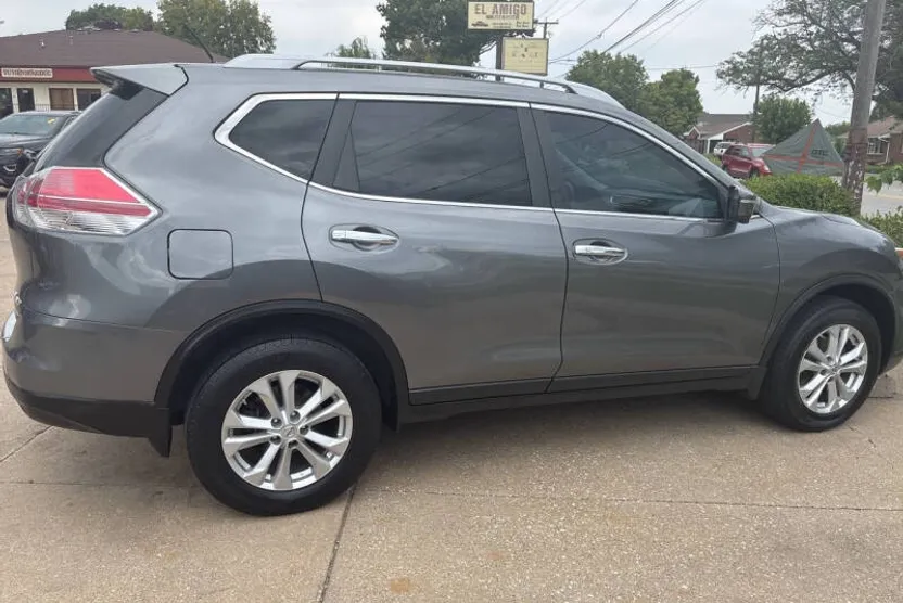 2014 Nissan Rogue S photo 1