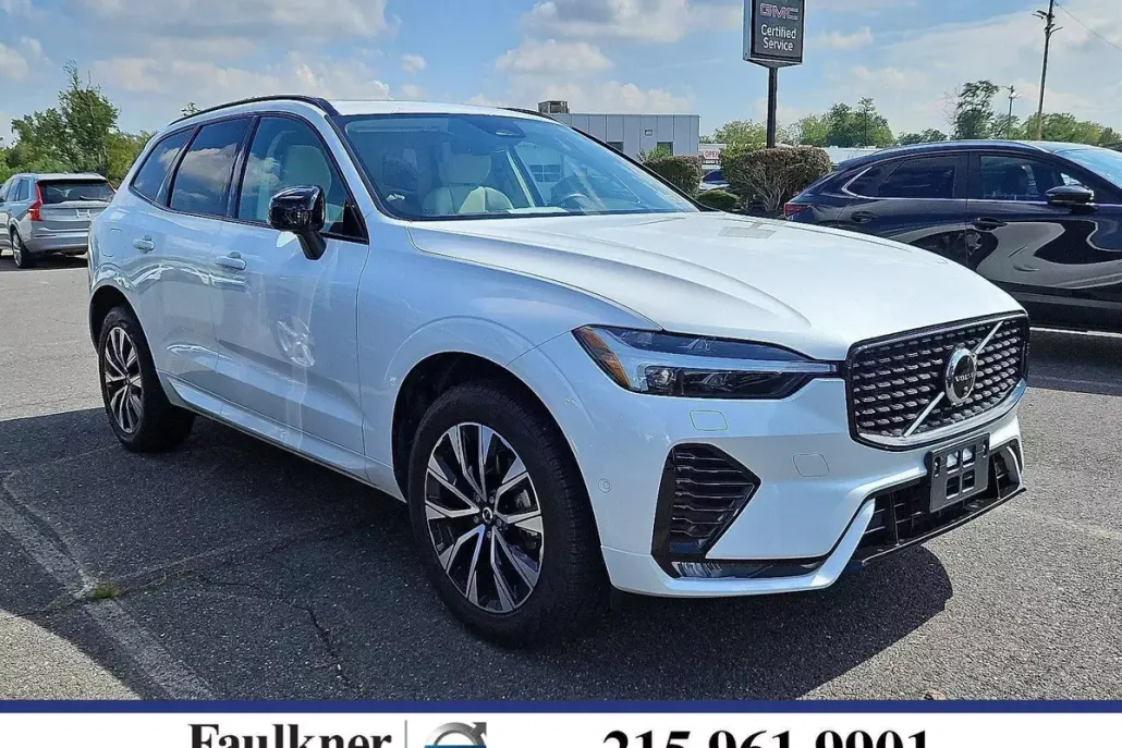 2024 Volvo XC60 B5 Plus photo 1