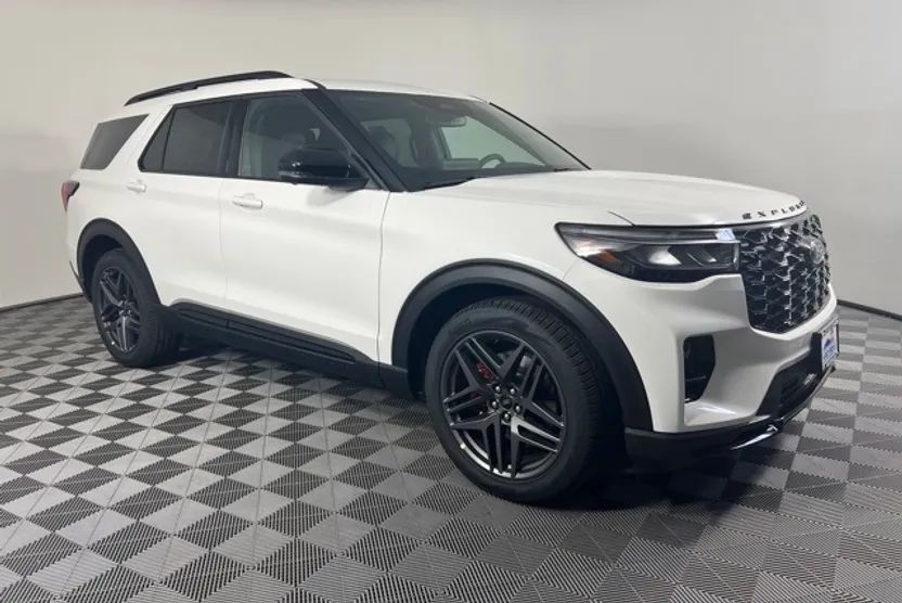 2025 Ford Explorer ST photo 1