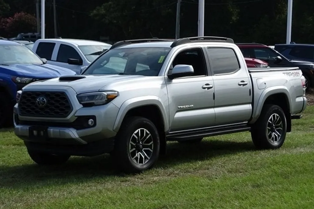 2022 Toyota Tacoma TRD Off-Road V6 photo 1