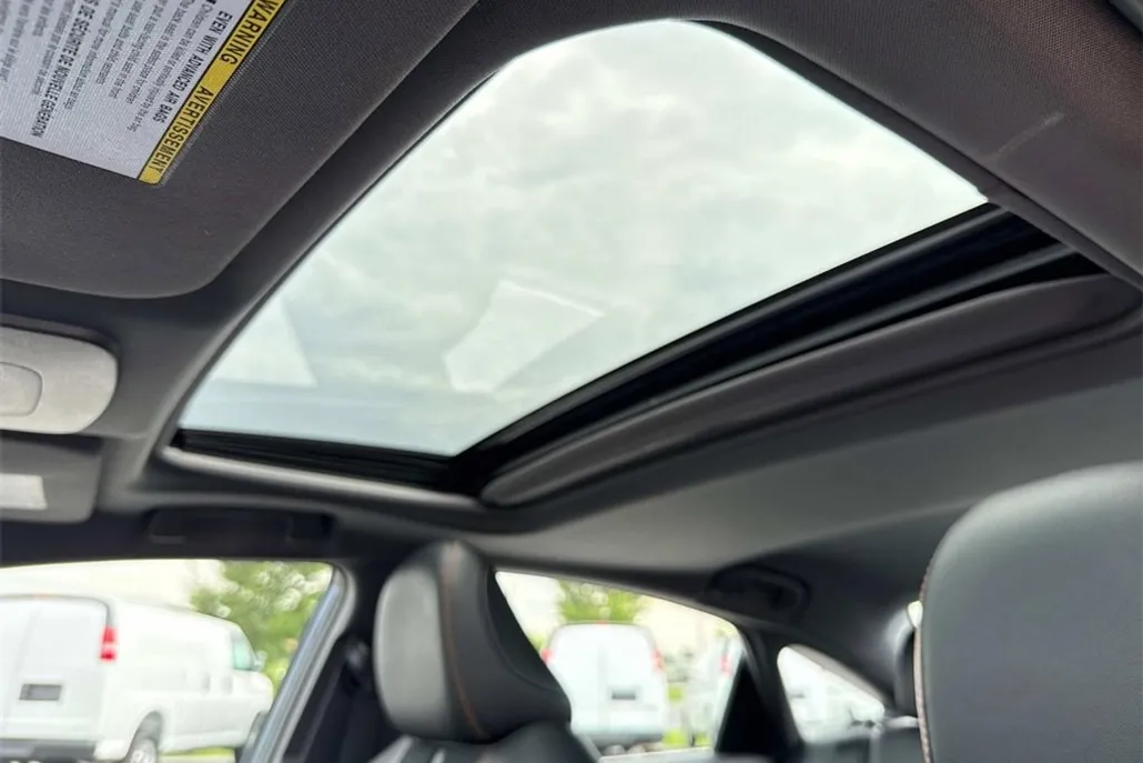 2021 Toyota Avalon Hybrid XSE photo 1