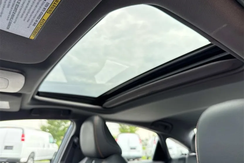 2021 Toyota Avalon Hybrid XSE photo 1