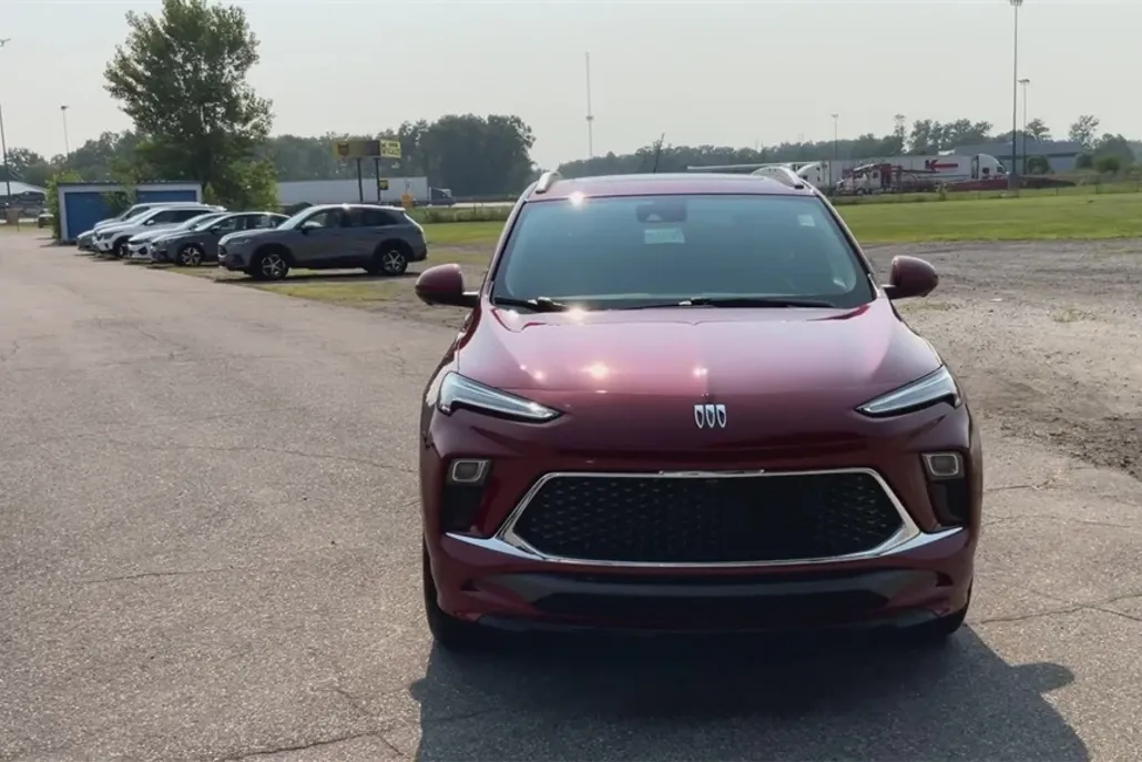 2024 Buick Encore GX Avenir photo 1