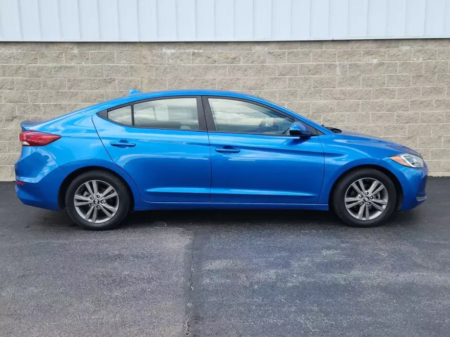 2018 Hyundai Elantra SEL photo 1