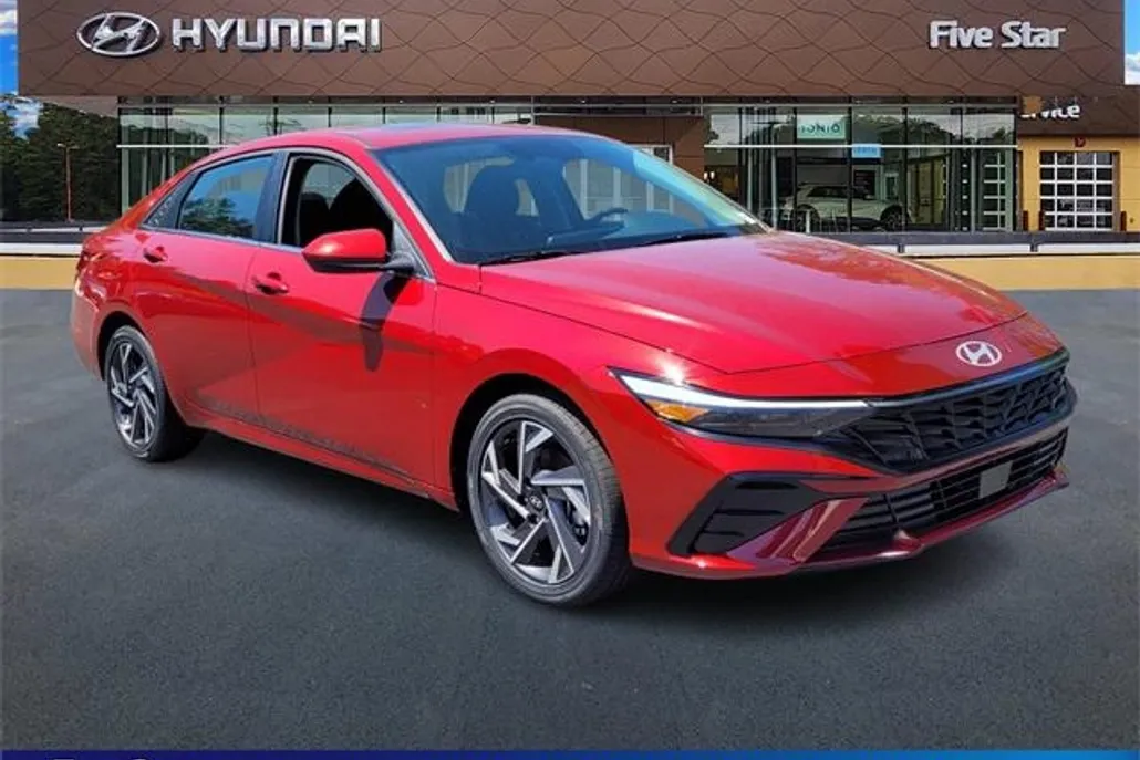 2025 Hyundai Elantra SEL Convenience photo 1