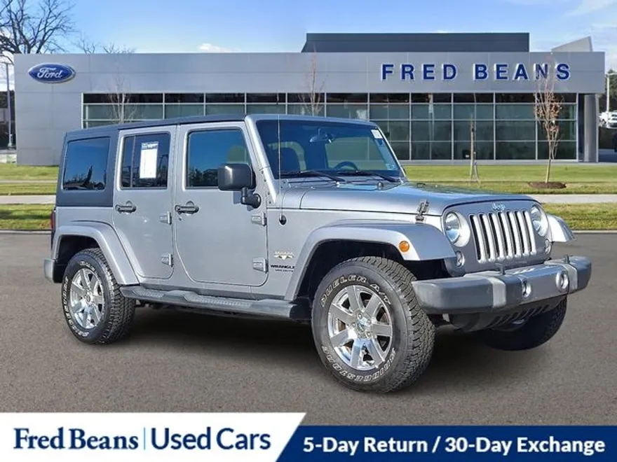 2016 Jeep Wrangler Unlimited Sahara photo 1