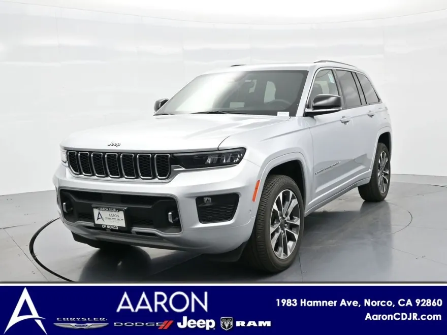2023 Jeep Grand Cherokee Overland photo 1