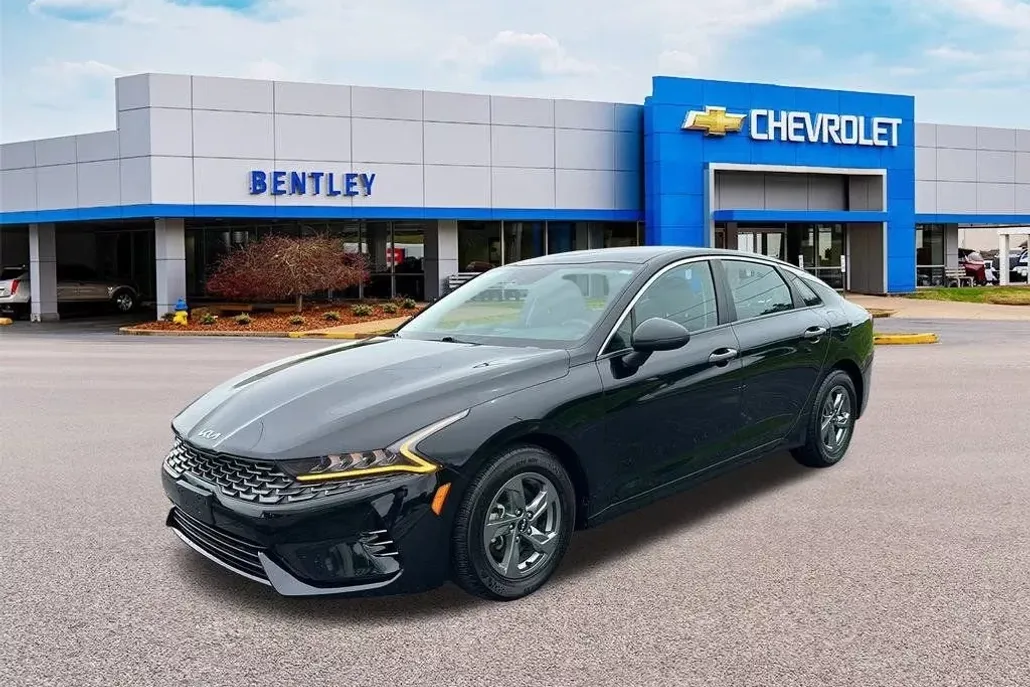 2022 Kia K5 LXS photo 1