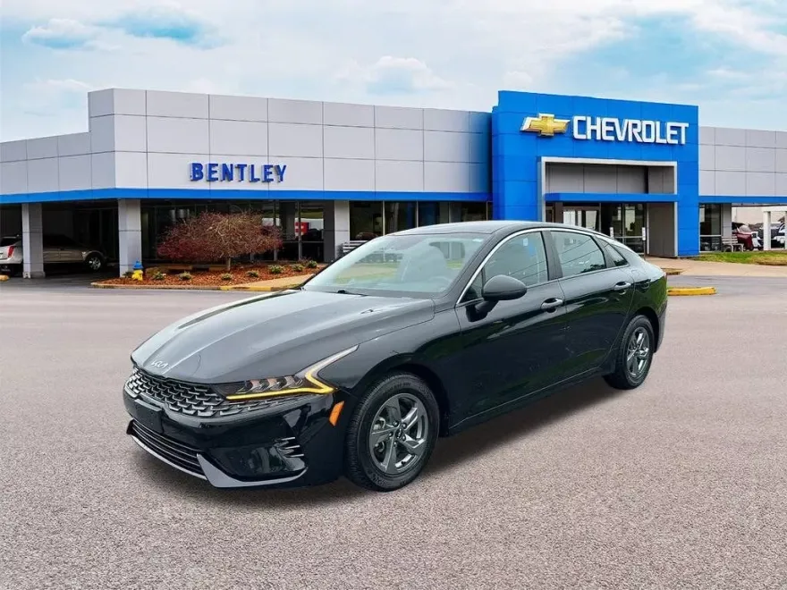 2022 Kia K5 LXS photo 1