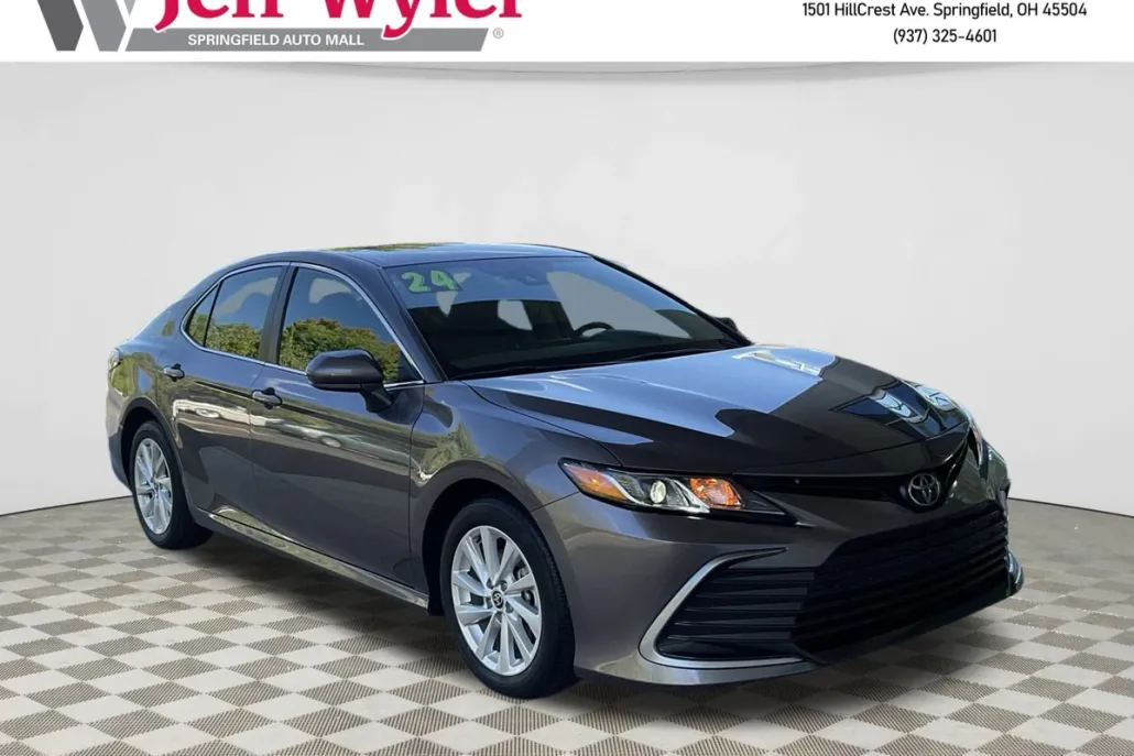 2024 Toyota Camry LE photo 1