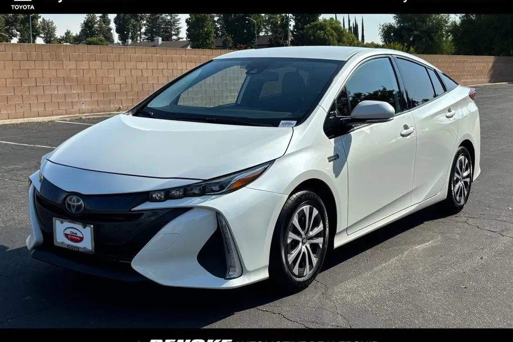 2020 Toyota Prius Prime XLE photo 1