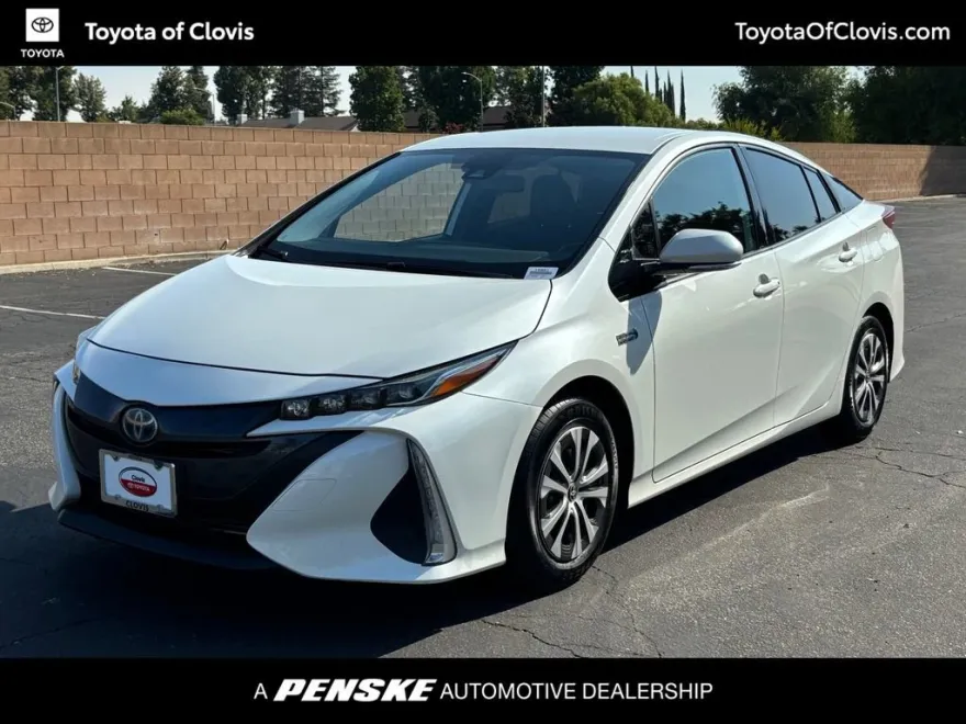 2020 Toyota Prius Prime XLE photo 1