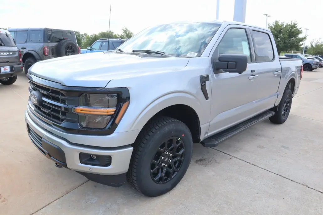 2025 Ford F-150 XLT photo 1