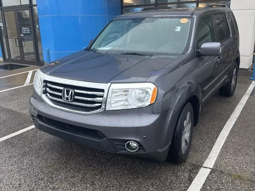 2015 Honda Pilot Touring Sport photo 1
