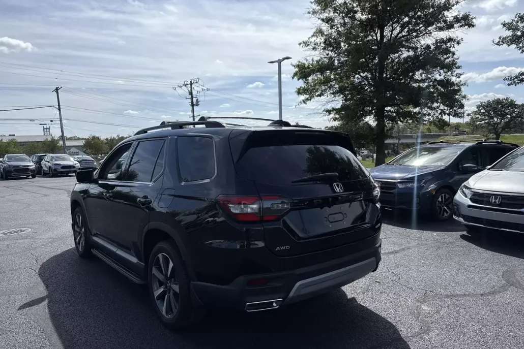 2024 Honda Pilot Elite photo 1