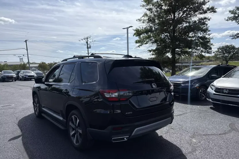 2024 Honda Pilot Elite photo 1