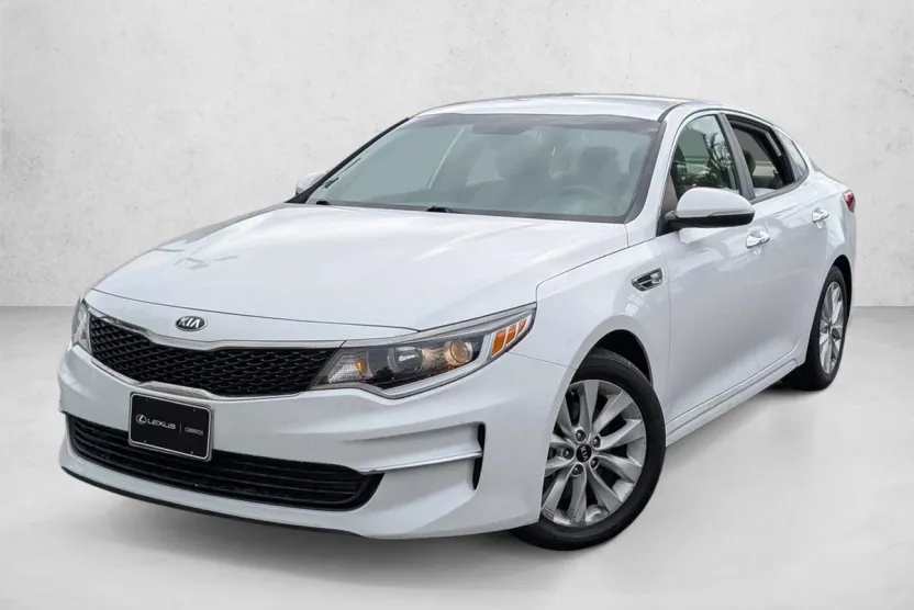 2018 Kia Optima LX photo 1