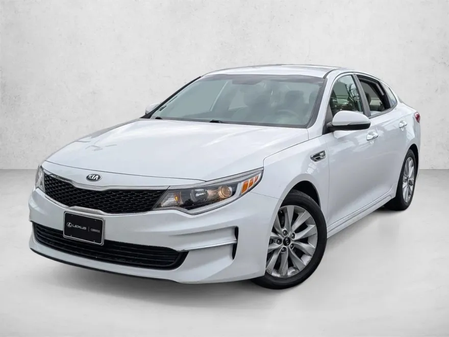 2018 Kia Optima LX photo 1
