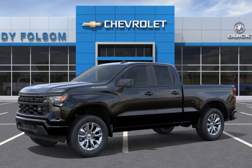 2026 Chevrolet Silverado Custom photo 1