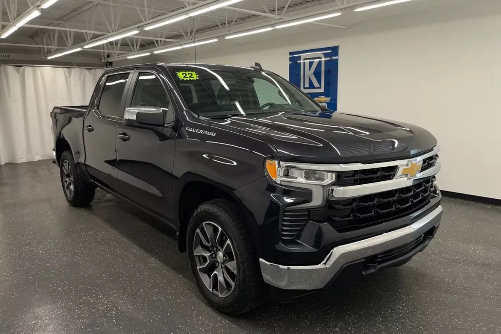 2022 Chevrolet Silverado 1500 LT photo 1