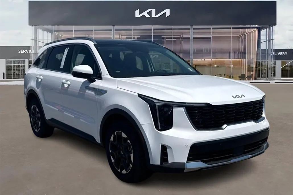 2025 Kia Sorento S photo 1