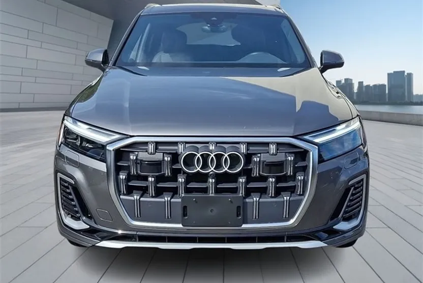 2025 Audi Q7 55 Premium Plus photo 1