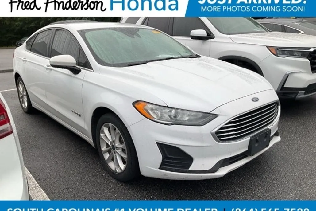 2019 Ford Fusion Hybrid SE photo 1