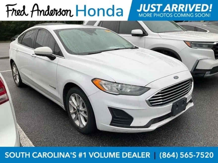 2019 Ford Fusion Hybrid SE photo 1