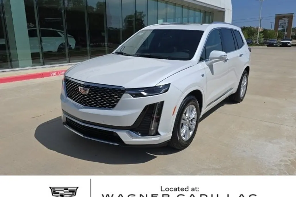 2025 Cadillac XT6 Luxury photo 1