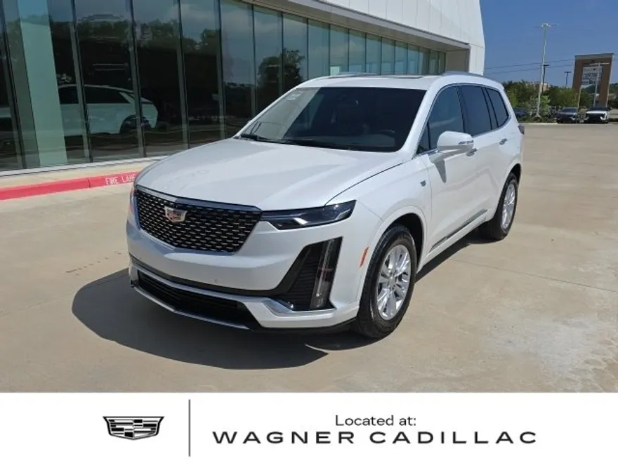 2025 Cadillac XT6 Luxury photo 1
