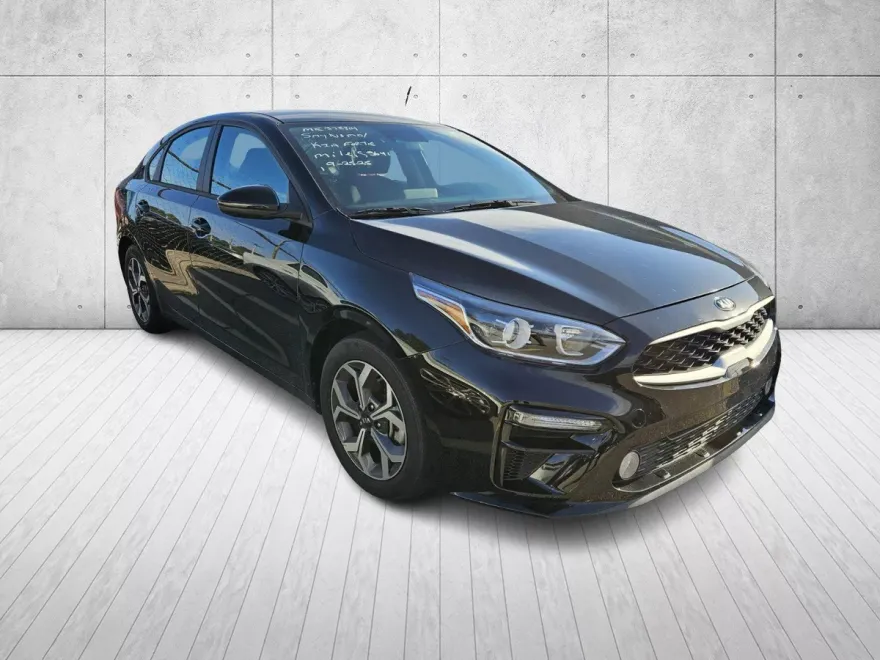 2021 Kia Forte LXS photo 1