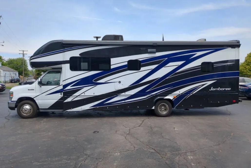 2019 Ford E-450 photo 1