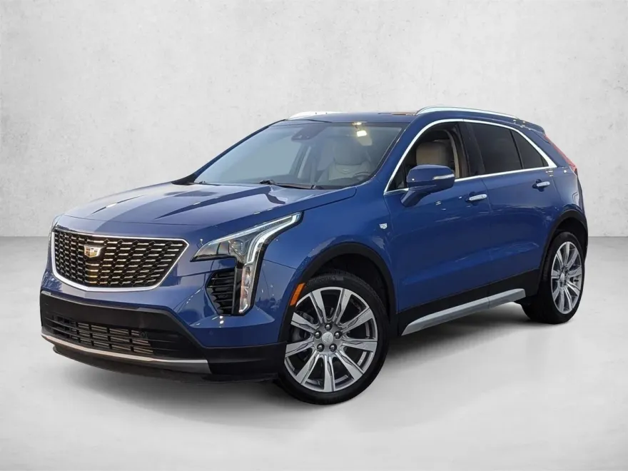 2023 Cadillac XT4 Premium Luxury photo 1