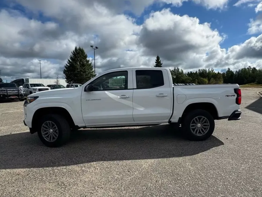 2026 Chevrolet Colorado LT photo 1