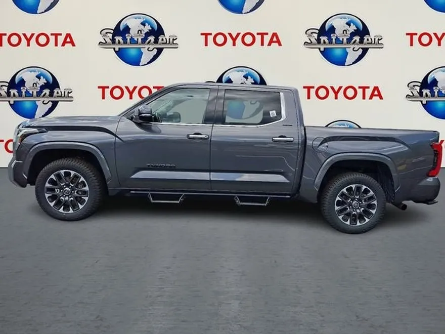 2022 Toyota Tundra Limited photo 1