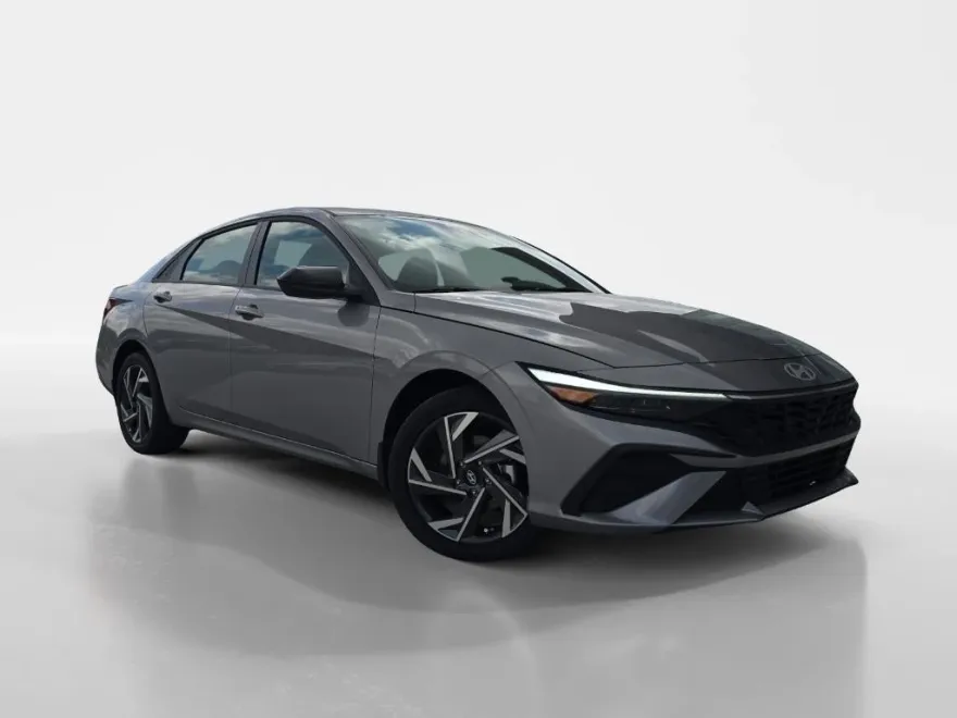 2025 Hyundai Elantra SEL Sport photo 1