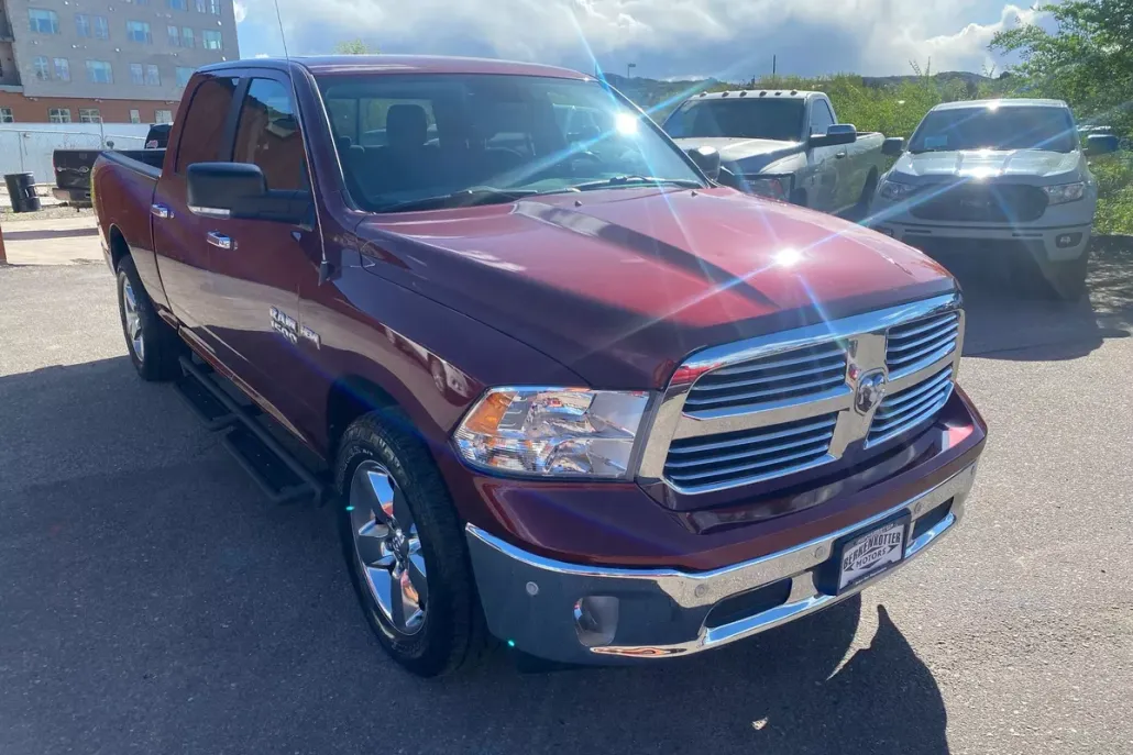 2017 Ram 1500 SLT photo 1