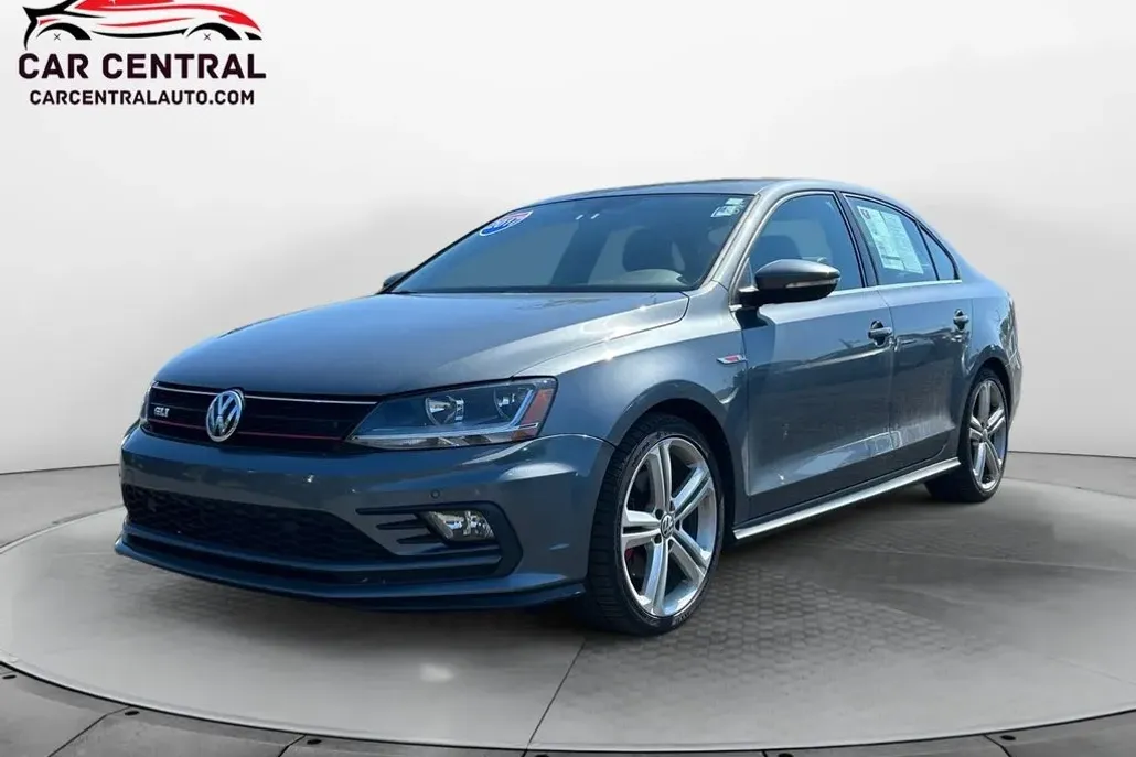 2017 Volkswagen Jetta 2.0T GLI photo 1