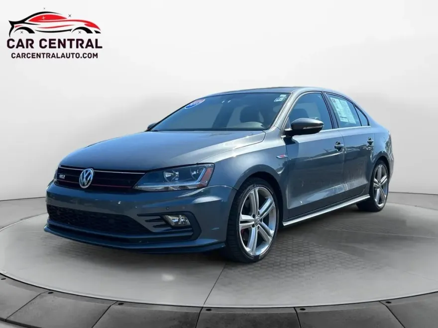 2017 Volkswagen Jetta 2.0T GLI photo 1