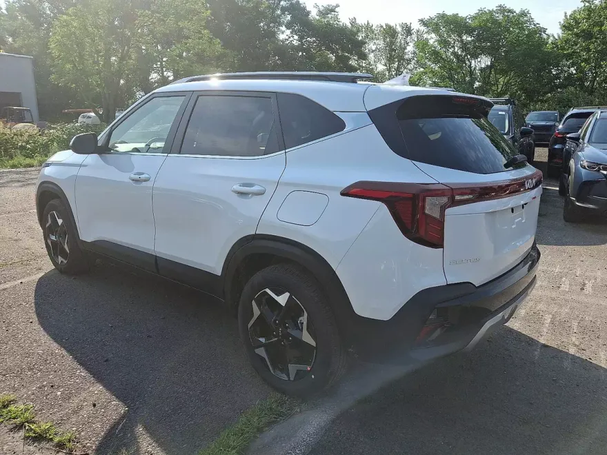 2026 Kia Seltos EX photo 1