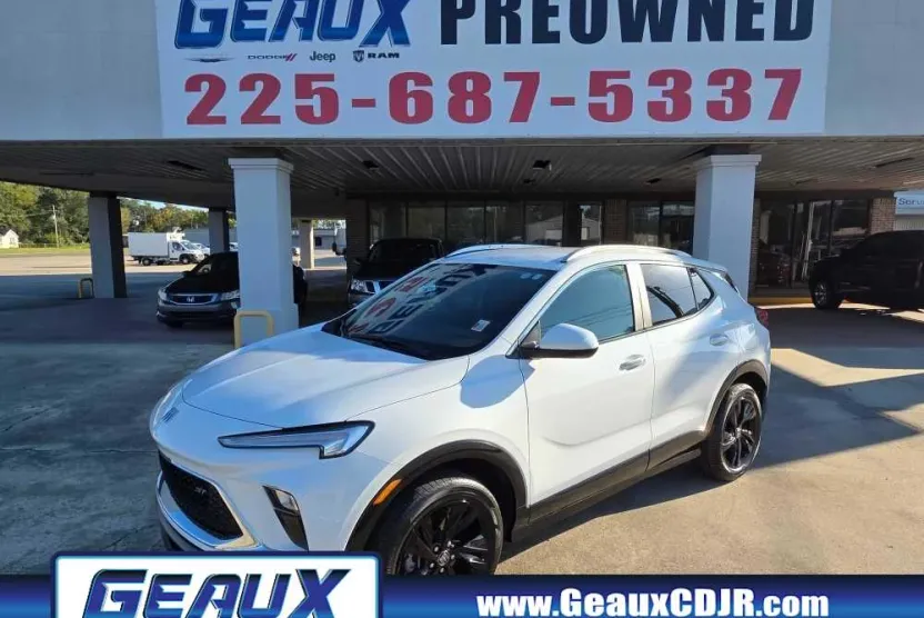2024 Buick Encore GX Sport Touring photo 1