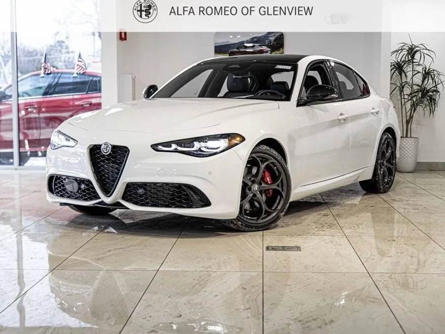 2025 Alfa Romeo Giulia photo 1