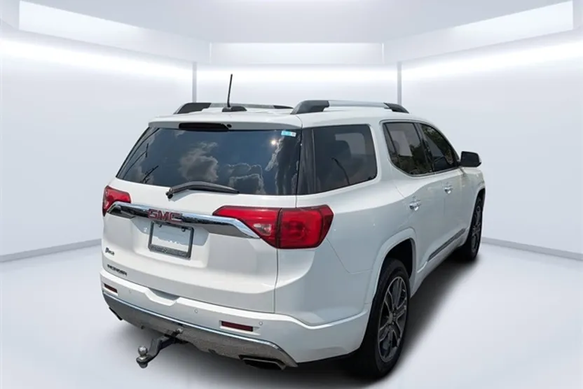 2019 Gmc Acadia Denali photo 1