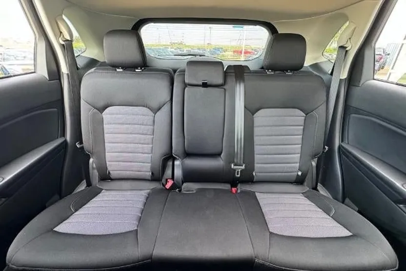 2022 Ford Edge SE photo 1